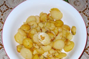 Salata calda de cartofi cu ton