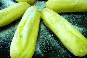 Eclere cu crema de vanilie