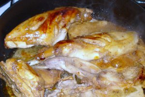 Iepure cu rosii si ierburi aromate
