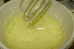 Prajitura  cu banane si frisca