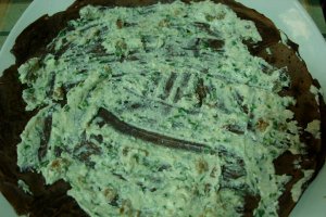 Clatite "bronzate" umplute cu branza si menta
