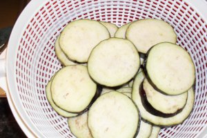 Vinete in otet balsamic si usturoi