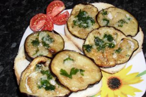 Vinete in otet balsamic si usturoi
