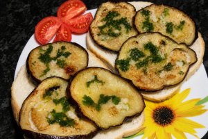 Vinete in otet balsamic si usturoi
