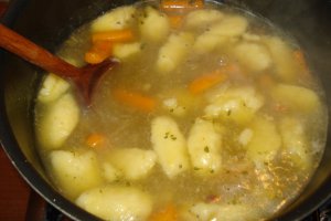 Supa de curcan cu galuste de gris
