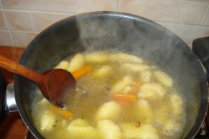 Supa de curcan cu galuste de gris