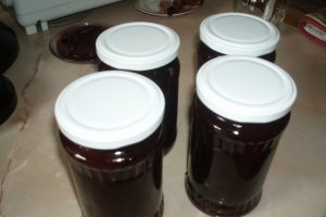Dulceata de prune cu scortisoara