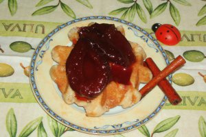 Dulceata de prune cu scortisoara