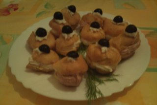 Choux-uri umplute cu icre si pateu