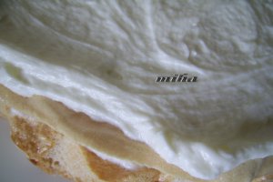 Tort merengue cu crema de lamaie