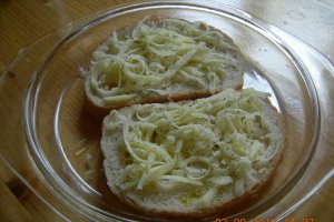 Bruschette cu oua de prepelita