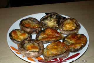 Ciuperci umplute la cuptor