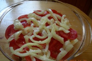 Tarta de legume cu oua de prepelita