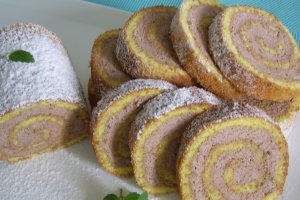 Rulada cu crema cappuccino