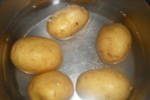Gnocchi albi si  galbeni