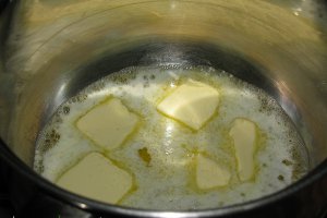 Paste cu sos cremos de branza albastra si spanac
