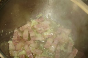 Ciorba de salata creata  cu bacon