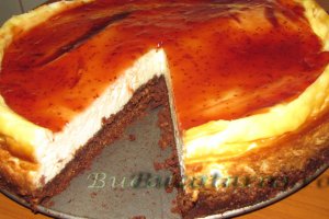 Cheesecake cu sos de capsuni