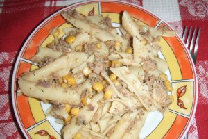 Salata de paste cu ton si porumb