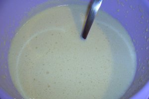Clatite cu frisca si struguri