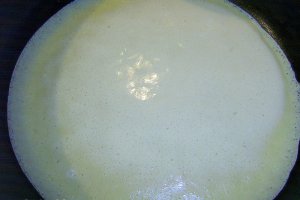 Clatite cu frisca si struguri