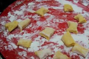 Gnocchi cu pui in sos rosu