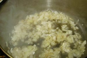 Mamaliguta cu pansetas in sos tomat