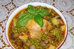 Mancarica de mazare si ciuperci cu pui