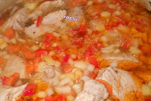 Mancare de mazare cu carne