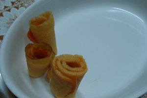 Clatite cu sos de caise