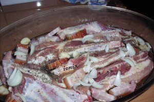 Piept de porc la cuptor langa varza calita cu bors