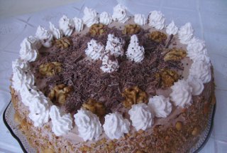 Tort cu nuci,alune si crema de castane