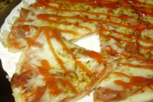 Pizza cu jamon si  mozzarella