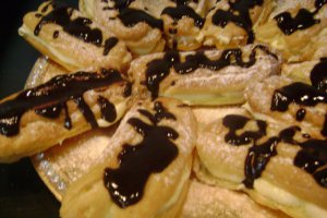 Eclere cu pudding de vanilie