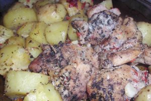 Pulpa de porc si cartofi la cuptor