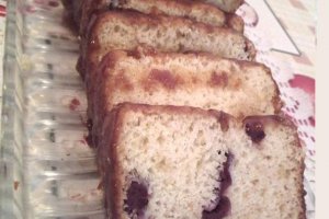 Pandispan cu visine si crema caramel