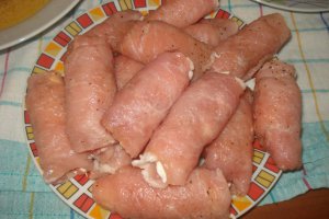 Snitele rulate cu sunca si mozzarella