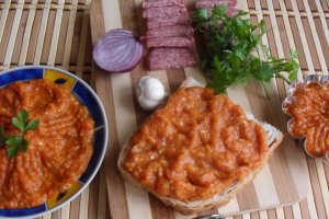 Zacusca gustoasa de vinete cu gogosari copti, ca pe Tarnave