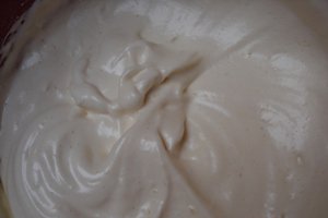  Tort de capsuni cu crema de branza