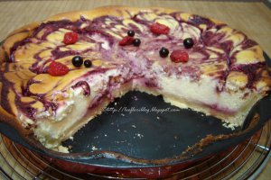 Tarta cu branza dulce si fructe de padure
