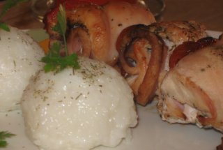 Frigarui de pui cu bacon