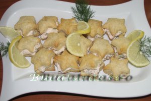 Stelute cu pasta de branza si somon afumat