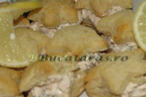Stelute cu pasta de branza si somon afumat