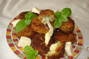 Polpetine di melanzane con cuore di mozzarella