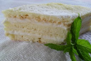Prajitura cu foi si crema mentolata