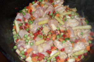 Ciorba de pui cu multe legume