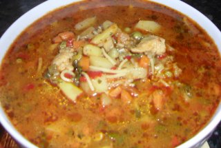 Ciorba de pui cu multe legume