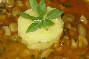 Tocanita de ciuperci cu praz si mamaliguta