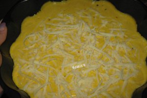 Pizza cu piept  de pui afumat si cascaval