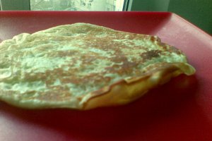 Clatite pufoase reteta cu branza